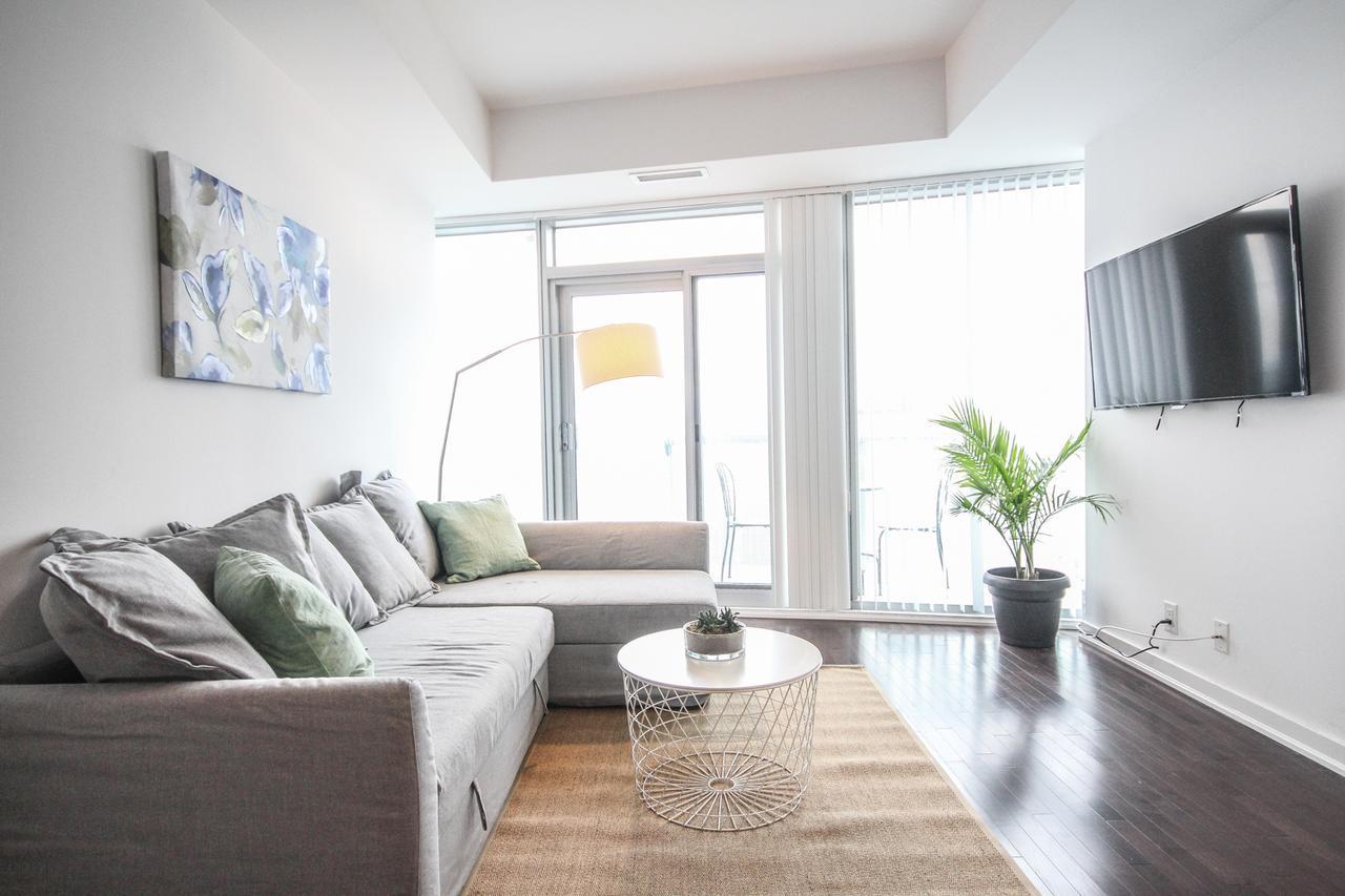 טורונטו Sarkar Suites - Entertainment District מראה חיצוני תמונה