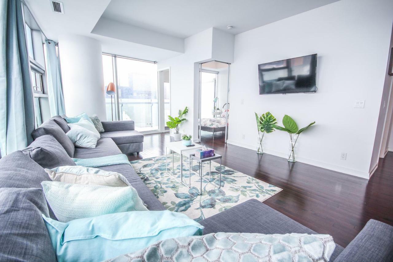 טורונטו Sarkar Suites - Entertainment District מראה חיצוני תמונה