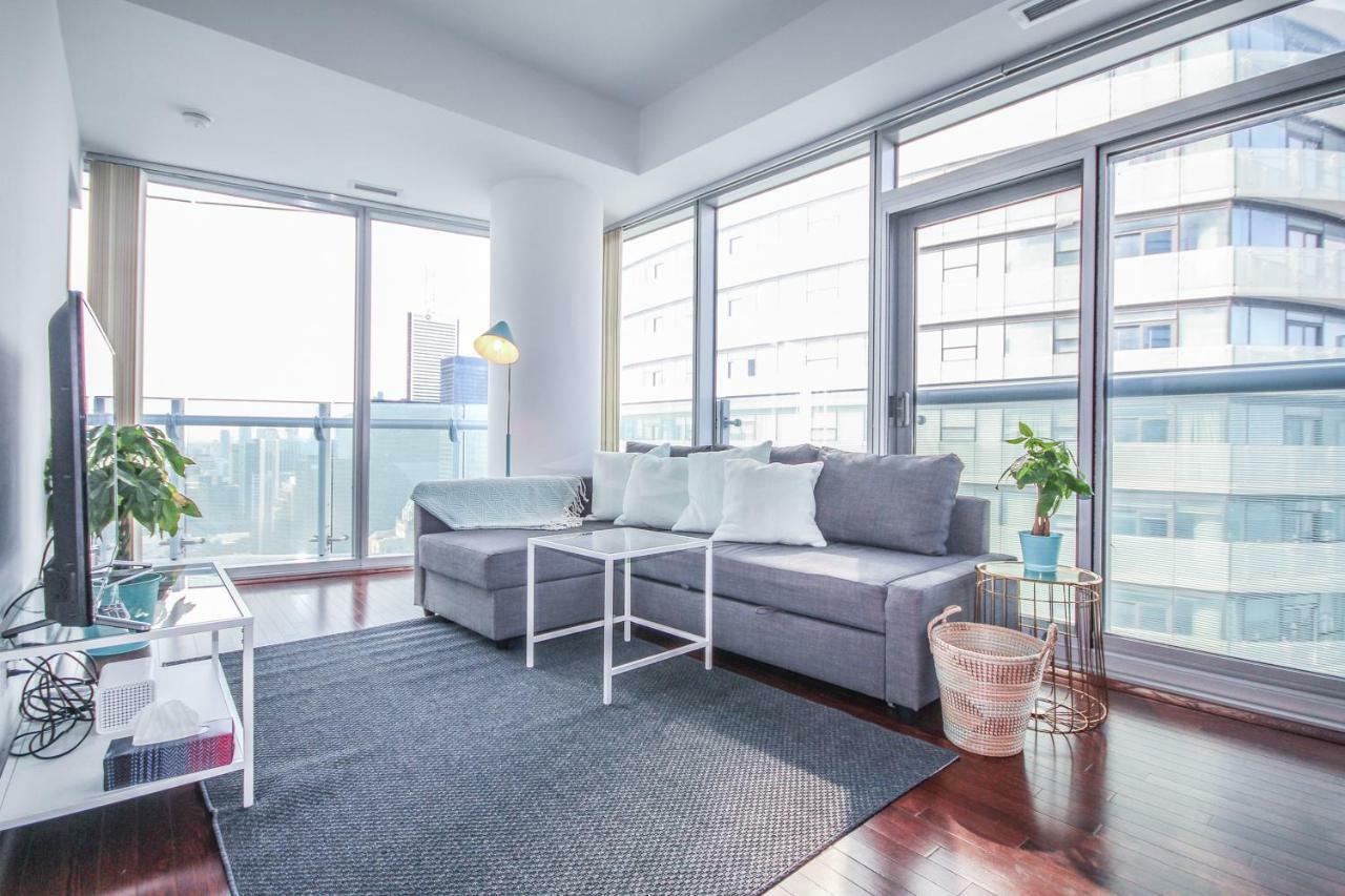 טורונטו Sarkar Suites - Entertainment District מראה חיצוני תמונה