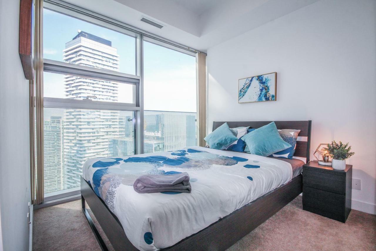 טורונטו Sarkar Suites - Entertainment District מראה חיצוני תמונה