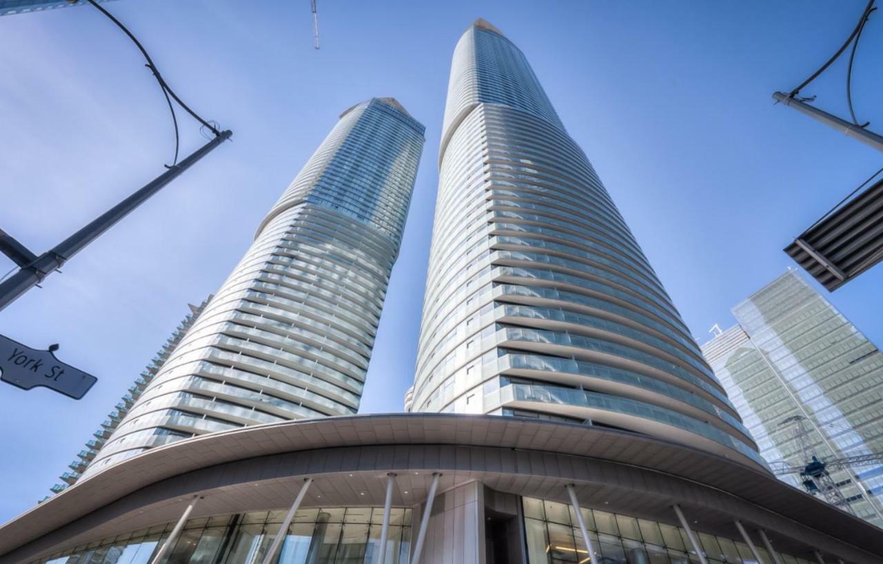 טורונטו Sarkar Suites - Entertainment District מראה חיצוני תמונה