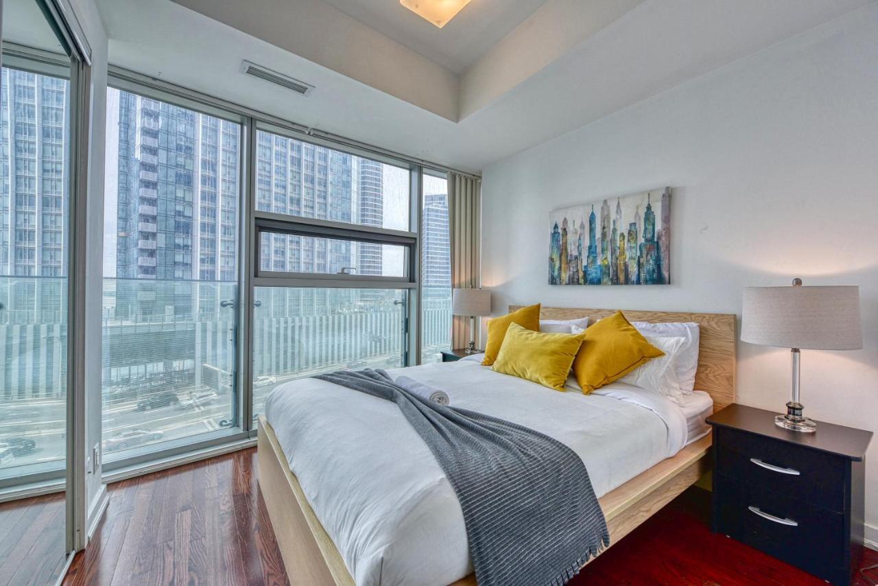 טורונטו Sarkar Suites - Entertainment District מראה חיצוני תמונה