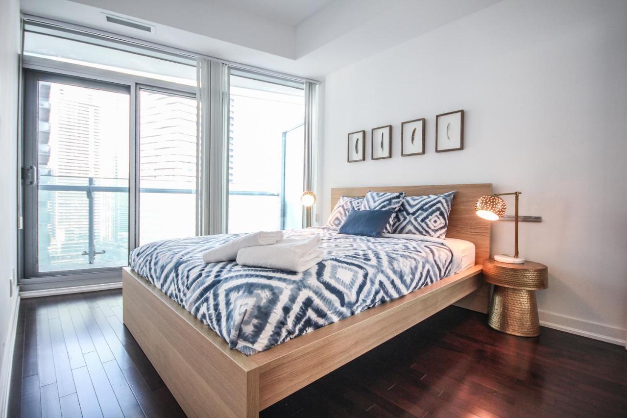 טורונטו Sarkar Suites - Entertainment District מראה חיצוני תמונה