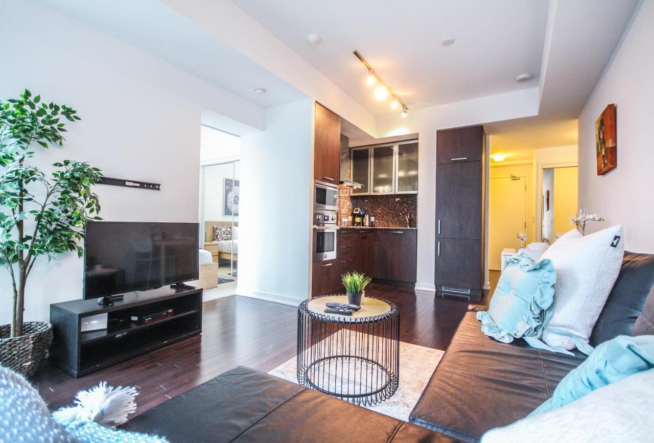 טורונטו Sarkar Suites - Entertainment District מראה חיצוני תמונה