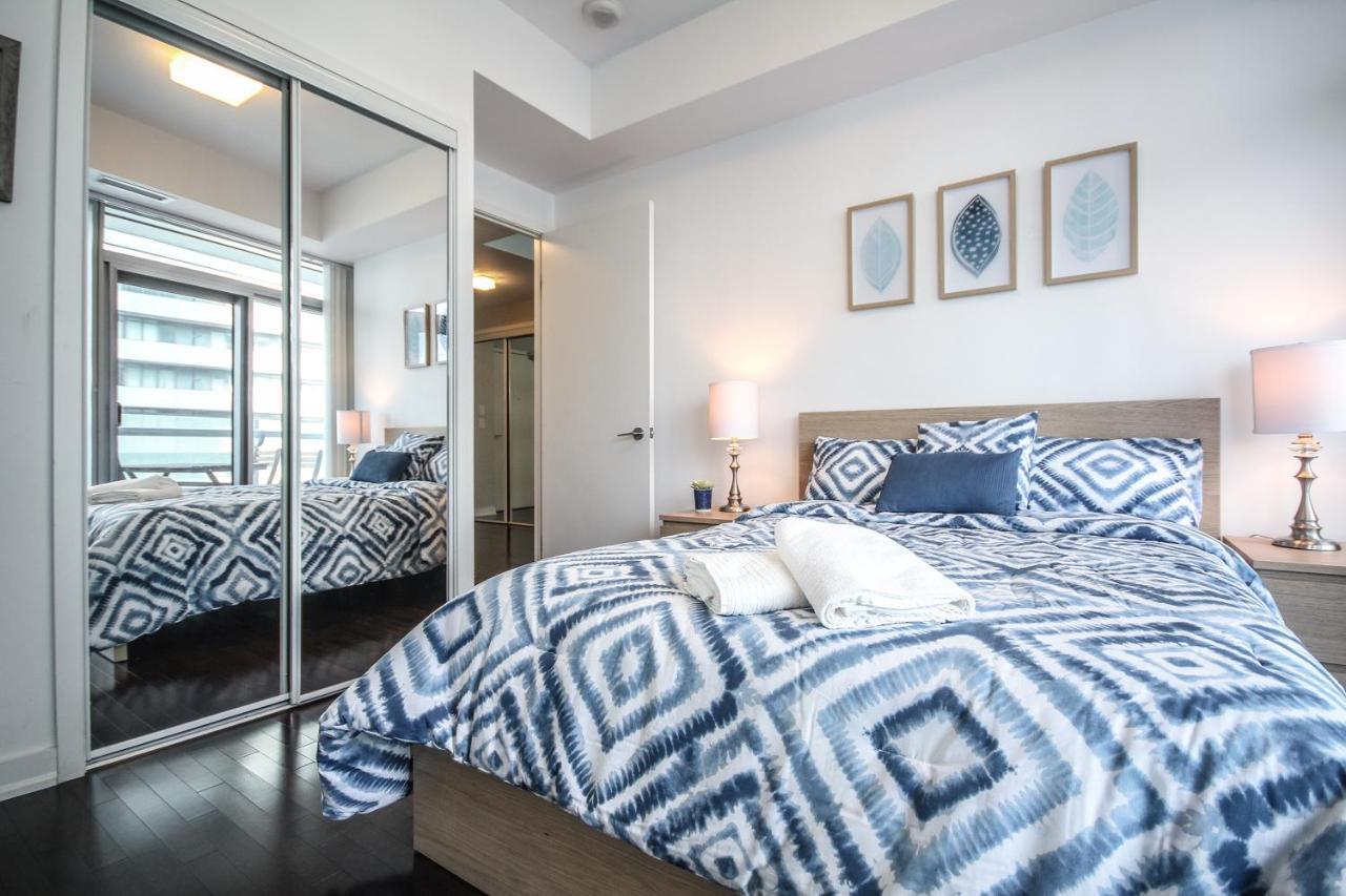 טורונטו Sarkar Suites - Entertainment District מראה חיצוני תמונה