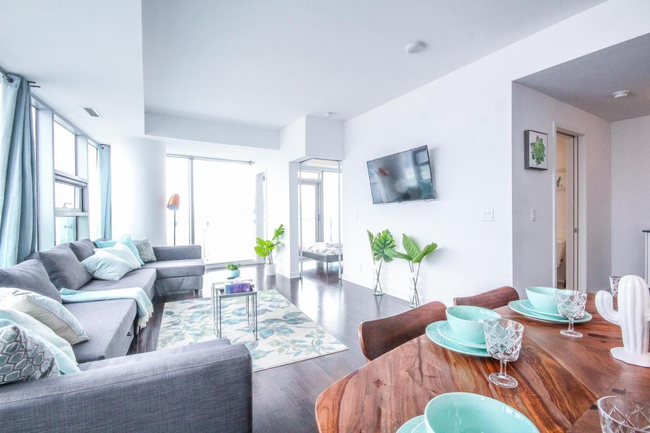 טורונטו Sarkar Suites - Entertainment District מראה חיצוני תמונה