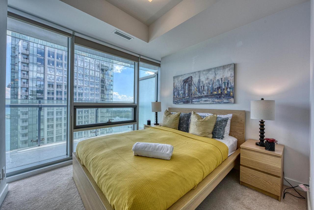 טורונטו Sarkar Suites - Entertainment District מראה חיצוני תמונה