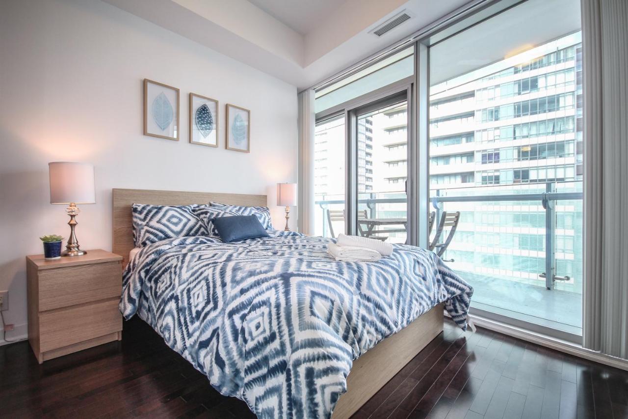 טורונטו Sarkar Suites - Entertainment District מראה חיצוני תמונה